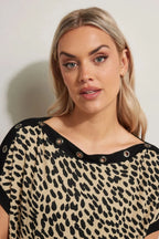 Büyük Beden Leopar Desenli Kuş Gözü Detaylı T-shirt 304086