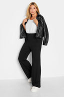 Büyük Beden Beli Lastikli ve Bağcıklı Cepsiz Paçası Geniş Pantolon 140052