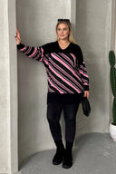 Büyük Beden V Yaka Uzun Kollu Bileği Lastikli Yırtmaçlı Bluz 303086