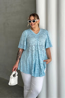 Büyük Beden V Yaka Kısa Kollu Dantel Detaylı Astarsız Bluz 302957