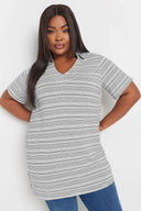 Büyük Beden Kısa Kol V Gömlek Yaka Çizgili Bluz 303436