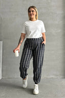 Büyük Beden Beli ve Paçası Lastikli Çizgili Cepli Pantolon 89-71