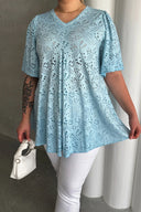 Büyük Beden V Yaka Kısa Kollu Dantel Detaylı Astarsız Bluz 302957