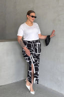 Büyük Beden Beli Lastikli Soyut Desenli Yırtmaç Detaylı Uzun Etek 98-120