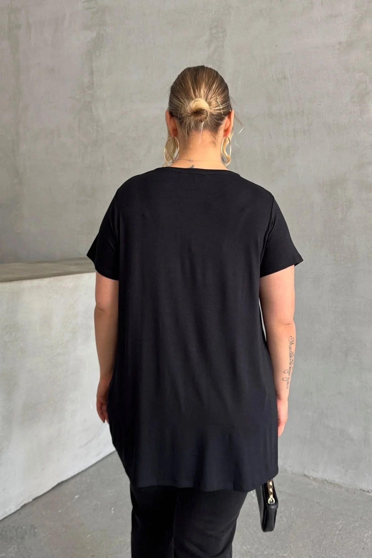 Büyük Beden Kısa Kollu Bisiklet Yaka Taş İşlemeli T-shirt 302264