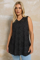 Büyük Beden V Yaka Sıfır Kol Astarsız Dantel Bluz 304101