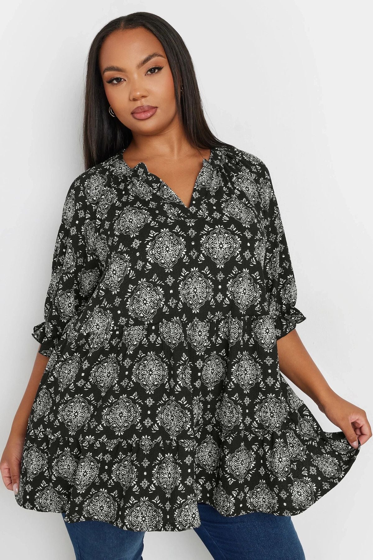 Büyük Beden Yarım Kollu Çentik Yaka Desenli Bluz 321991