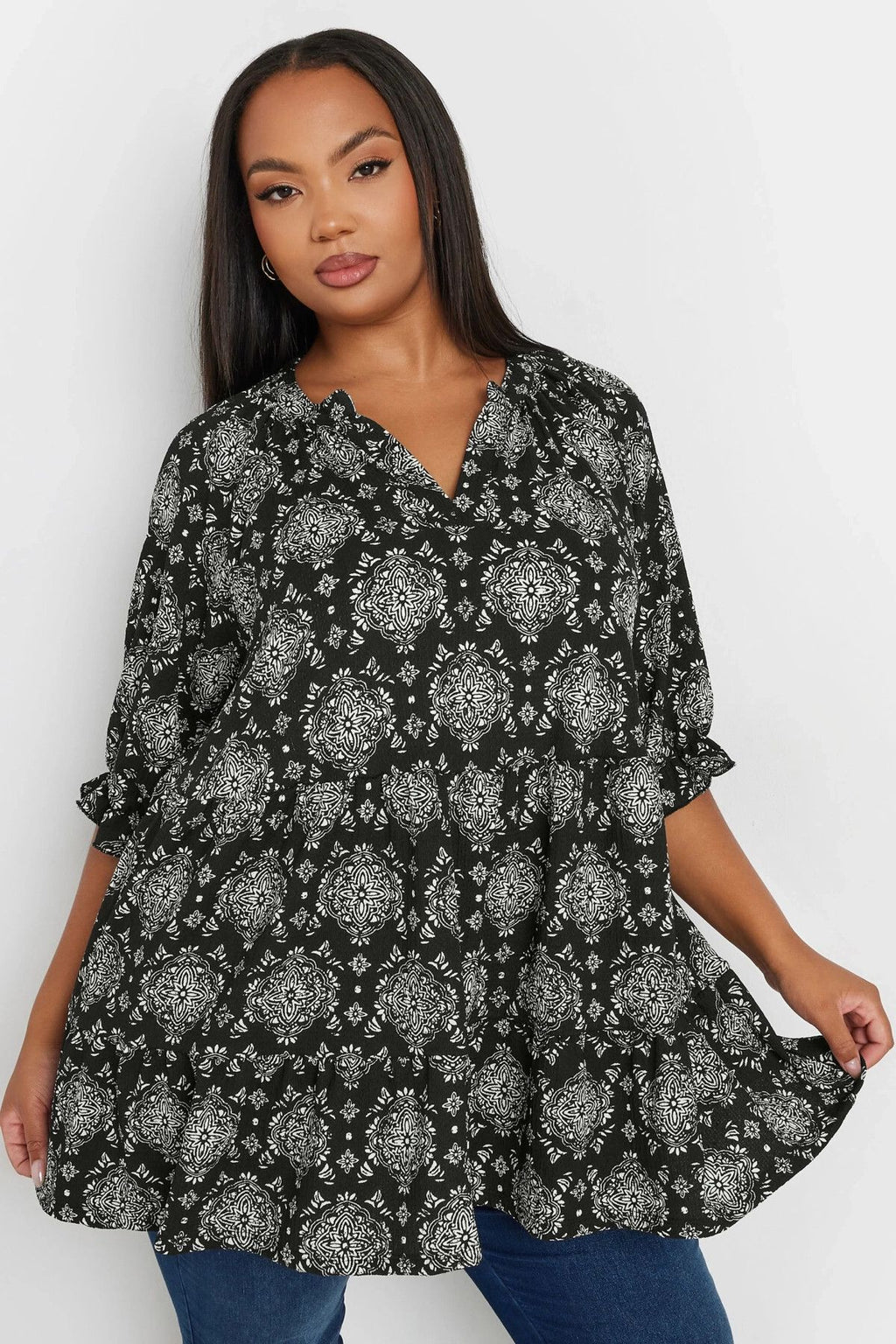 Büyük Beden Yarım Kollu Çentik Yaka Desenli Bluz 321991