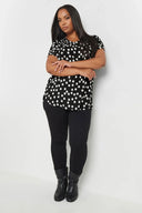 Büyük Beden V Yaka Kısa Kollu Puantiye Desenli Bluz 303496