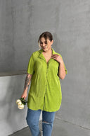 Büyük Beden Kısa Kollu Önü Düğmeli Fitilli İnce Gömlek 300738