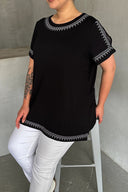 Büyük Beden Omuz Detaylı Etnik Desenli Nakışlı T-shirt 303518