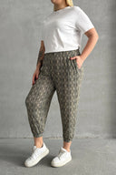 Büyük Beden Beli ve Paçası Lastikli Desenli Cepli Pantolon 303301