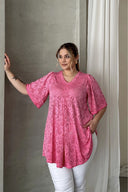 Büyük Beden V Yaka Kısa Kollu Dantel Detaylı Astarsız Bluz 302956