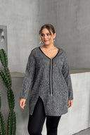 Büyük Beden V Yaka Önü Fermuarlı Yırtmaç Detaylı Bluz 173658