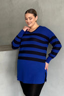 Büyük Beden V Yaka Çizgili Yırtmaç Detaylı İnce Kumaşlı Uzun Bluz 301567