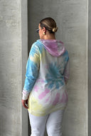 Büyük Beden Batik Desenli Kapüşonlu Baskılı İnce Sweatshirt 303144