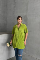 Büyük Beden Kısa Kollu Önü Düğmeli Fitilli İnce Gömlek 300738