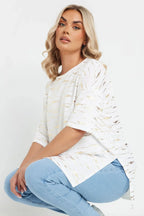 Büyük Beden Kısa Kollu Bisiklet Yaka Yanları Yırtmaçlı Metalik Baskılı T-shirt 303955