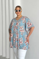 Büyük Beden V Yaka Kısa Kollu Eteği Bollaşan Desenli Bluz 101-44