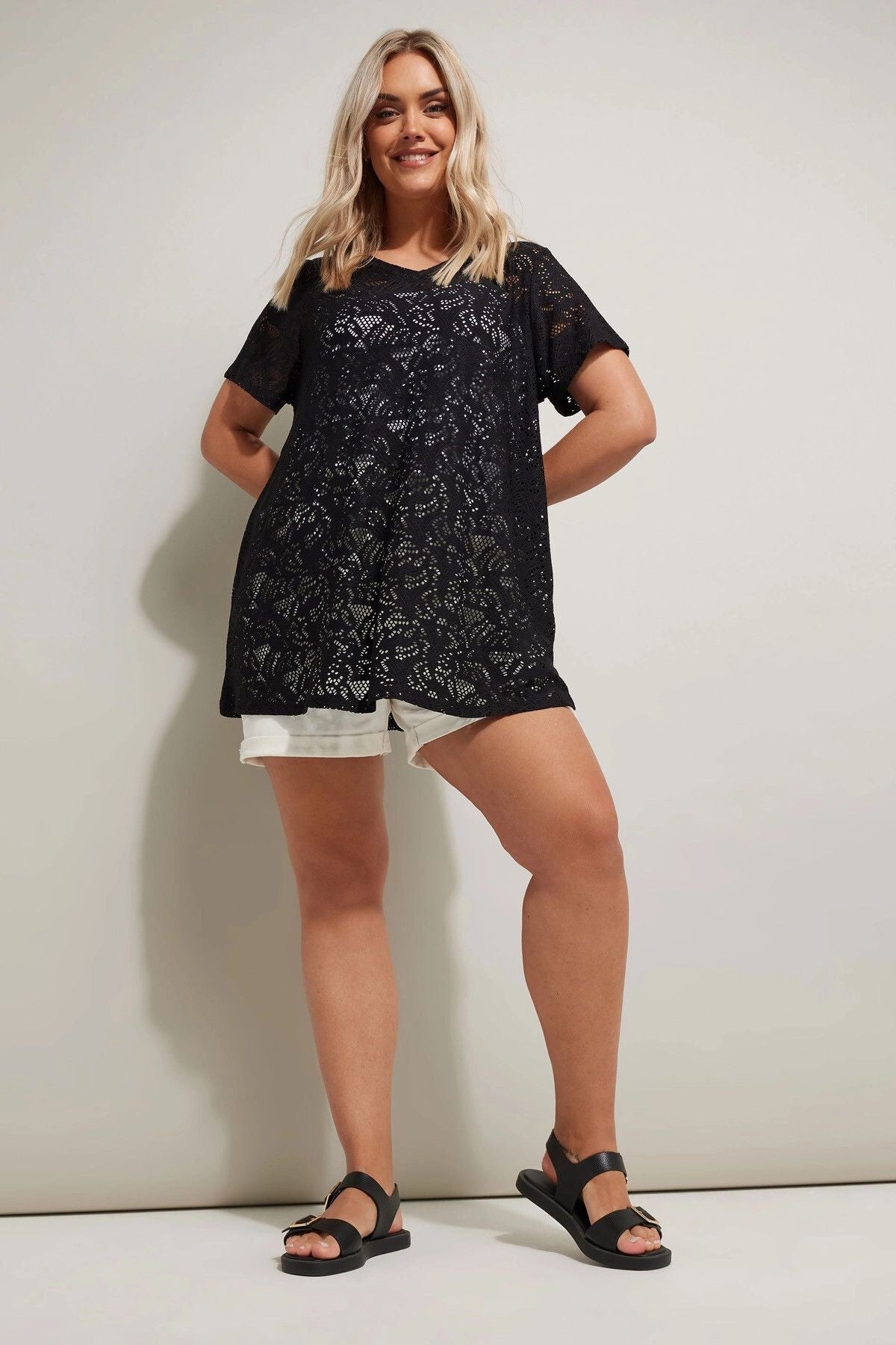 Büyük Beden V Yaka Sıfır Kol Astarsız Dantel T-shirt 304094