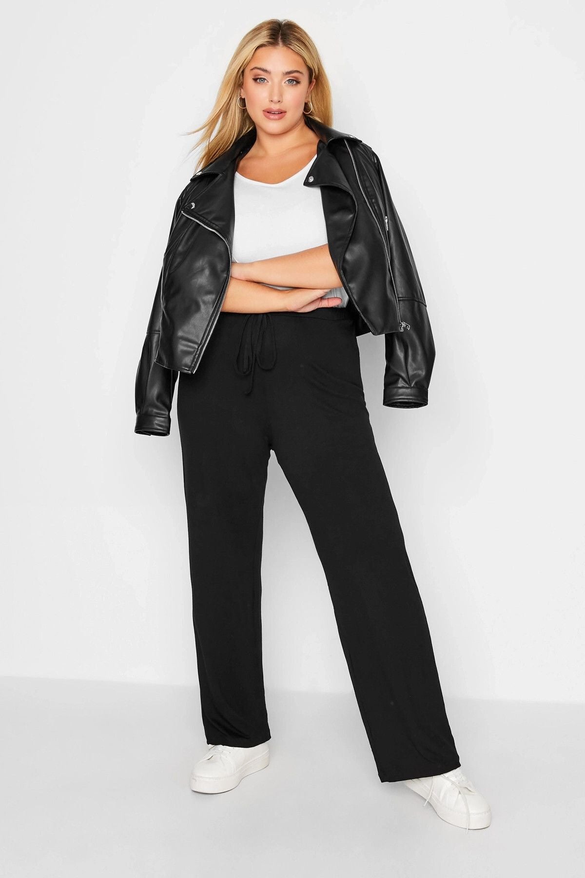 Büyük Beden Beli Lastikli ve Bağcıklı Cepsiz Paçası Geniş Pantolon 140052