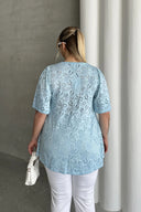 Büyük Beden V Yaka Kısa Kollu Dantel Detaylı Astarsız Bluz 302957