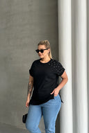 Büyük Beden Kısa Kollu Bisiklet Yaka Yanları Yırtmaçlı Boncuklu Basic T-shirt RFT-03