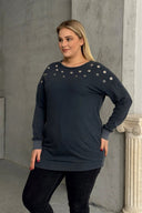 Büyük Beden Uzun Kollu Kuşgözü ve Sırt Dekolte Detaylı Sweatshirt 303870