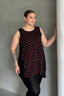 Büyük Beden Önü Puantiyeli Kolsuz Bluz 302253