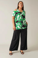 Büyük Beden Açık Omuz Detaylı V Yaka Kısa Kollu Desenli Bluz 615404