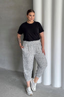 Büyük Beden Beli ve Paçası Lastikli Cepli Bol Pantolon 88-177