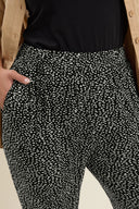 Büyük Beden Dar Paça Bilek Üstü Kısa Kesim Desenli Cepli Pantolon 302447