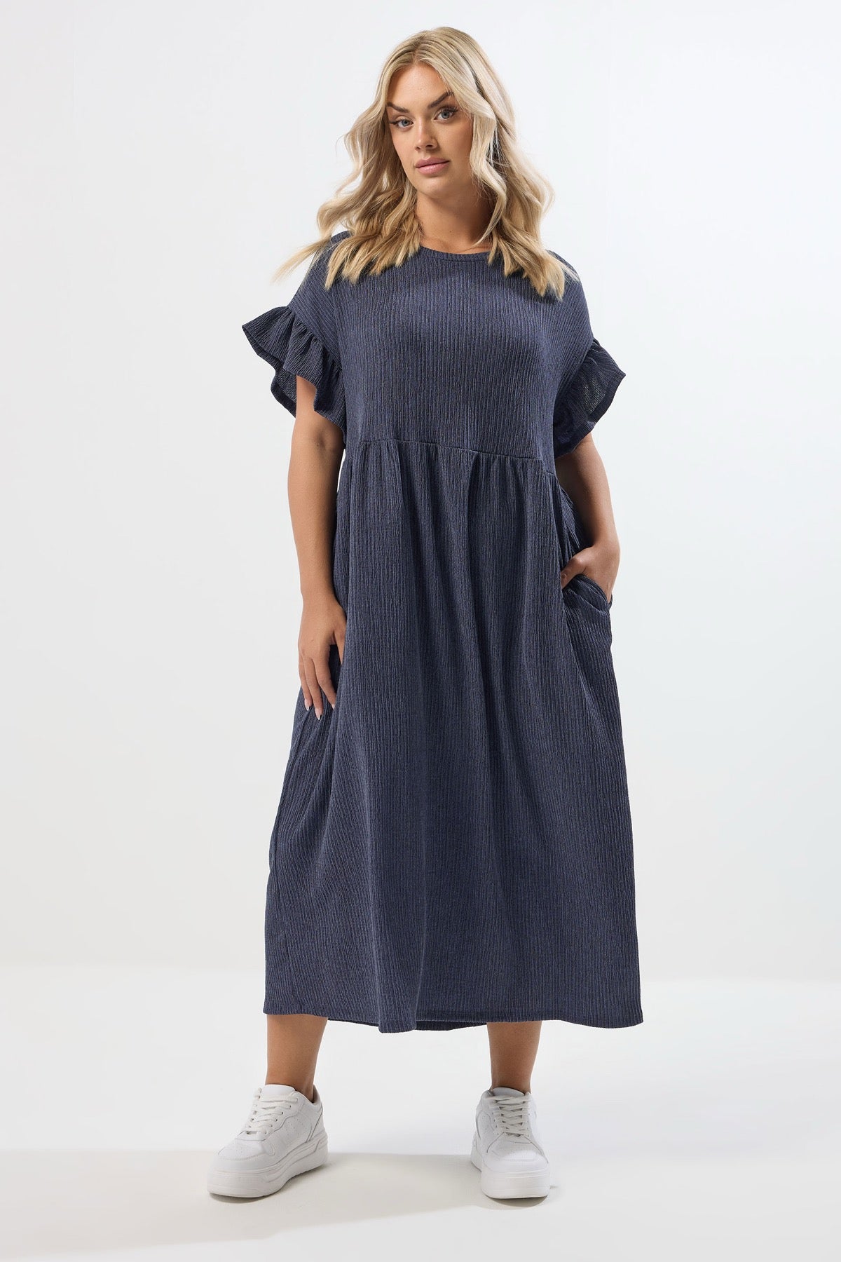 Büyük Beden Bisiklet Yaka Kısa Kollu Fırfırlı Uzun Elbise 270342