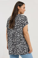 Büyük Beden V Yaka Çiçek Desenli Kısa Kollu Bluz 321704