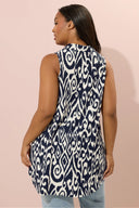 Büyük Beden Sıfır Kol Soyut Desenli Düğme Detaylı Bluz 322678