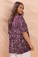 Büyük Beden V Yaka Kısa Kollu Soyut Desenli Asimetrik Kesim T-shirt 616219