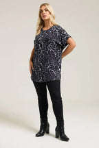 Büyük Beden Bisiklet Yaka Kısa Kollu Leopar Desenli T-shirt 322997