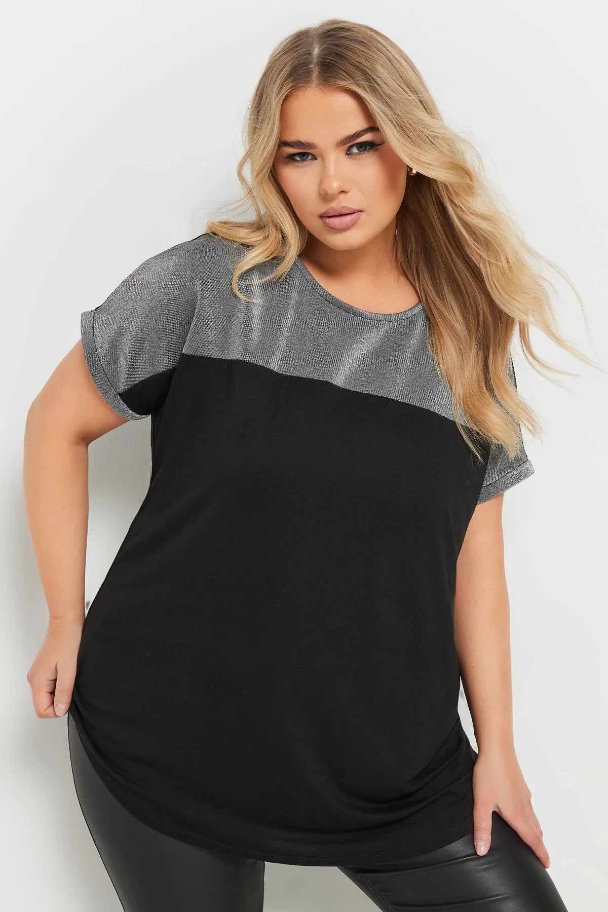 Büyük Beden Bisiklet Yaka Kısa Kollu Parlak Baskılı T-shirt 303844