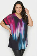 Büyük Beden Siyah Pembe Soyut Desenli V Yaka Bluz 616438