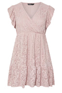 Büyük Beden V Yaka Kısa Kollu Dantel Detaylı Kolları Fırfırlı Astarlı Mini Elbise 304109