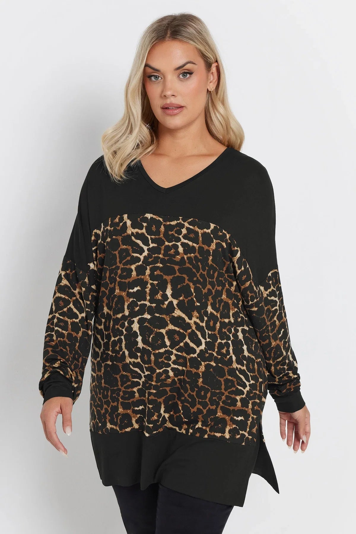 Büyük Beden V Yaka Uzun Kollu Leopar Desenli T-shirt 303784