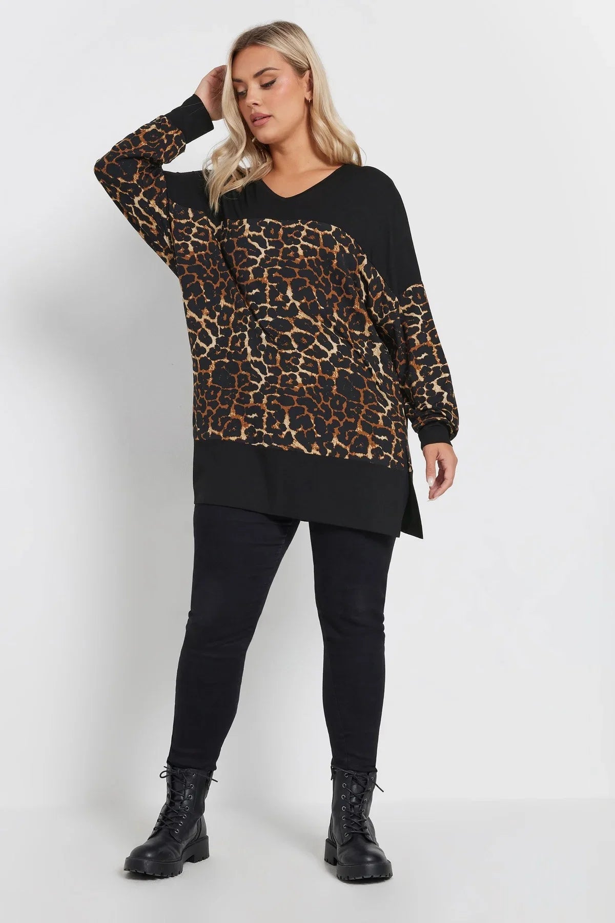 Büyük Beden V Yaka Uzun Kollu Leopar Desenli T-shirt 303784