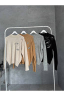 Boncuk İşlemeli Yarım Balıkçı Yaka Triko Kazak E-184