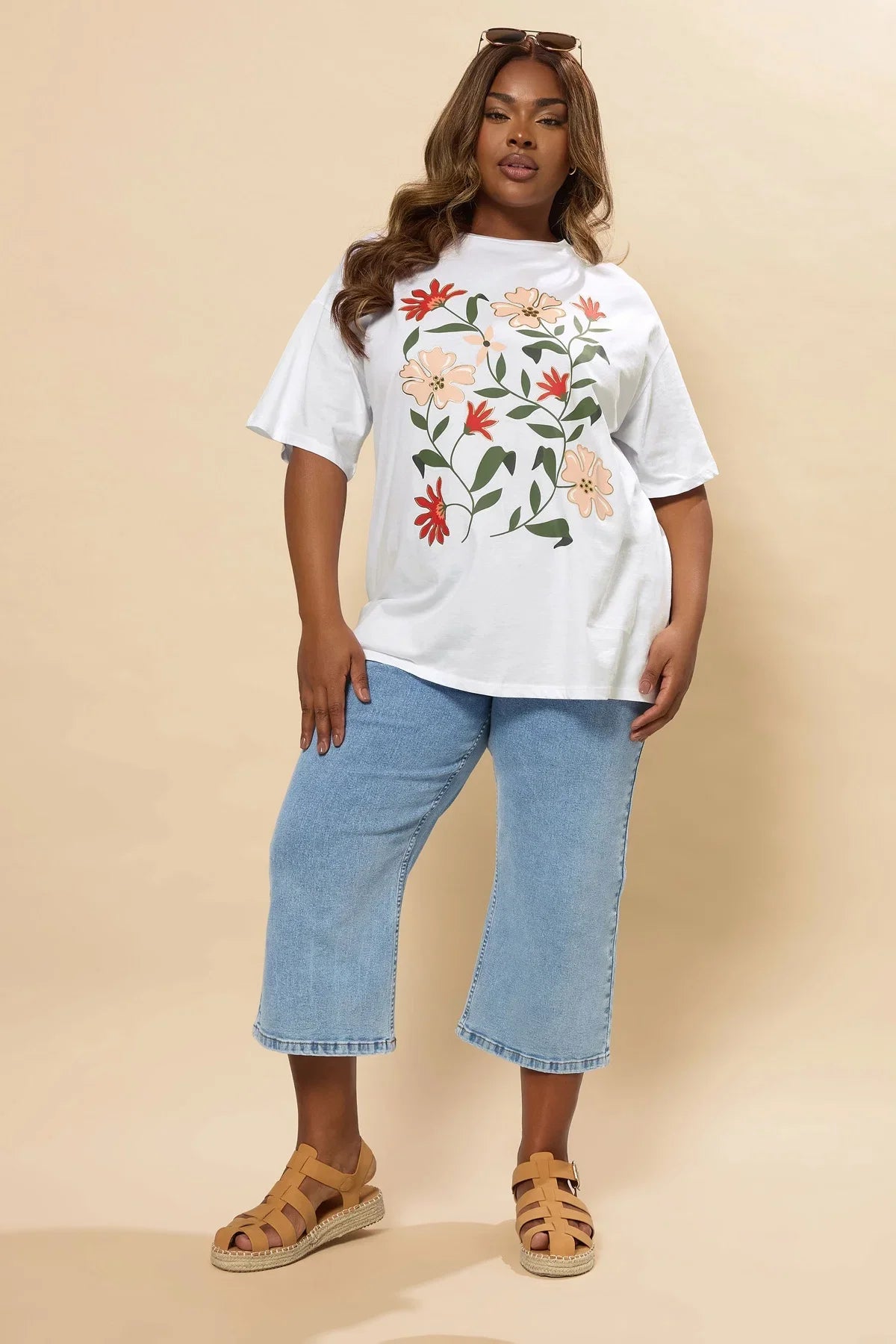 Büyük Beden Kısa Kollu Bisiklet Yaka Çiçek Desenli T-shirt 304177