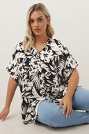 Büyük Beden Kısa Kollu Çiçek Desenli Gömlek 303686