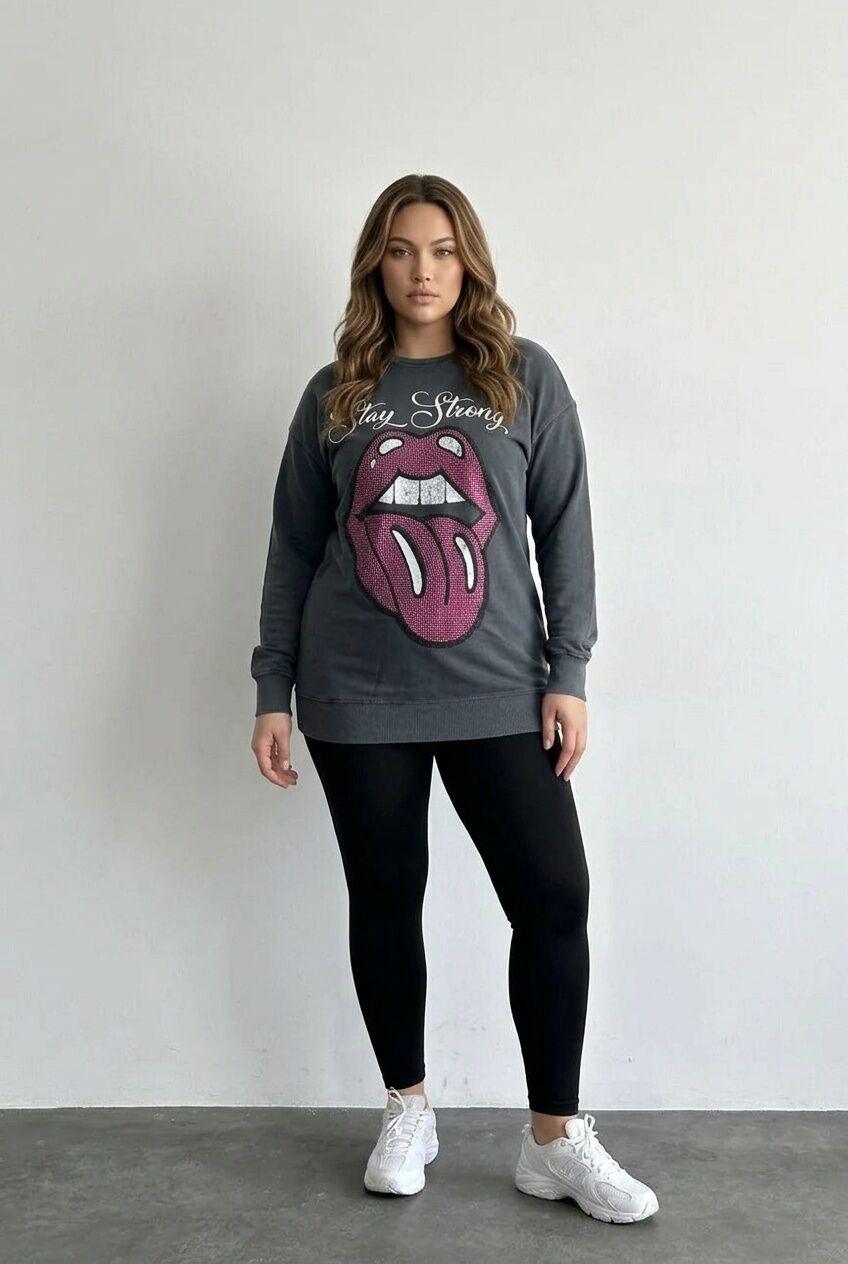 Gri baskılı pul detaylı büyük beden kadın sweatshirt ön