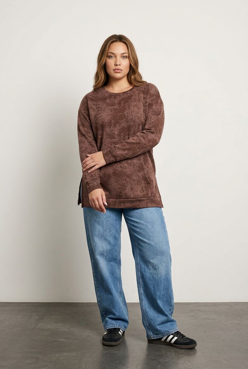 Kahverengi desenli büyük beden kadın sweatshirt ön çekim