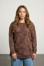 Kahverengi desenli büyük beden kadın sweatshirt ön çekim