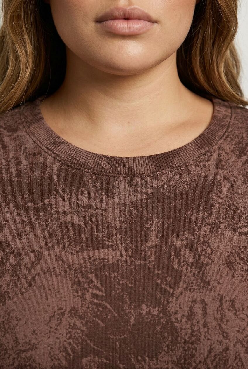 Kahverengi desenli büyük beden kadın sweatshirt ön detay