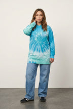 Mavi batik desenli büyük beden kadın kapüşonlu sweatshirt ön çekim